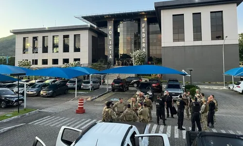 
          Imagem ilustrativa da imagem Suspeitos de integrar a maior facção criminosa do RJ são alvos de operação no ES
          