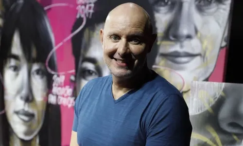 
          Imagem ilustrativa da imagem Tande revela melhora e exalta apoio após infarto
          