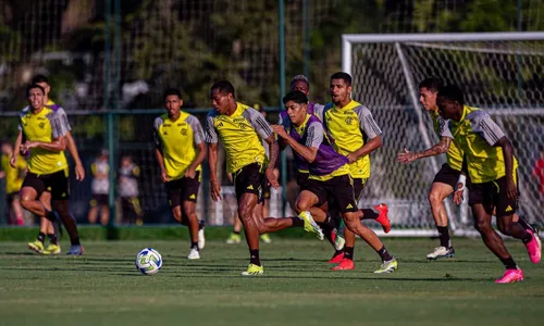 
          Imagem ilustrativa da imagem Tite vai escalar Flamengo com força máxima para jogo com o São Paulo
          