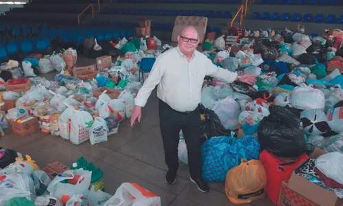 
          Imagem ilustrativa da imagem Tragédia no Sul: Corrente de solidariedade em escolas e igrejas
          