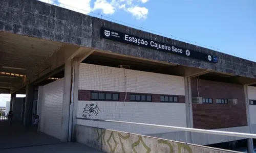 
          Imagem ilustrativa da imagem Trens da Linha Sul do Metrô paralisados por falha técnica e 60 mil pessoas afetadas
          