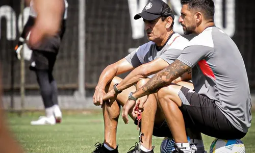 
          Imagem ilustrativa da imagem Vasco busca início oposto ao de 2023 no Brasileirão em duelo inicial com o Grêmio
          