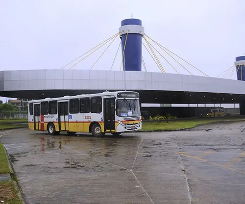 
          Imagem ilustrativa da imagem Fim da greve dos rodoviários. Ônibus voltam às ruas do Recife nesta quarta-feira
          