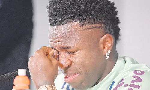 
          Imagem ilustrativa da imagem Vini Jr: “Eu só queria jogar futebol”
          