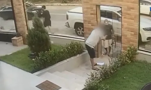 
          Imagem ilustrativa da imagem Vítima reage a assalto e atira em criminoso na Praia da Costa
          