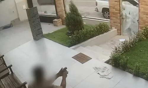 
          Imagem ilustrativa da imagem Vítima reage a assalto e atira em criminoso na Praia da Costa
          