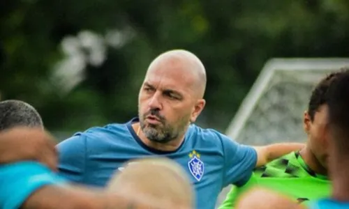 
          Imagem ilustrativa da imagem Vitória renova com treinador Rafael Jaques
          