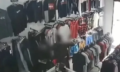 
          Imagem ilustrativa da imagem "Vou trabalhar com medo", diz vendedora após suspeito de assédio ser solto
          