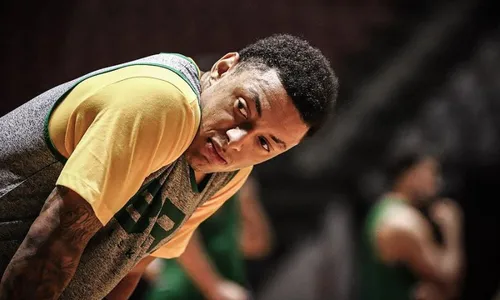 
          Imagem ilustrativa da imagem Yago, da seleção brasileira de basquete, sofre fratura em jogo da Euroliga
          