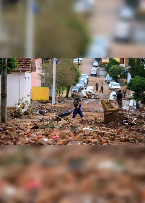 Imagem ilustrativa da imagem Enchentes no RS podem piorar situação da dengue no estado