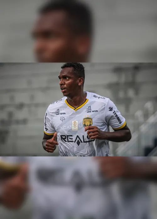 Imagem ilustrativa da imagem Atacante Jô deixa prisão após ganhar alvará de soltura