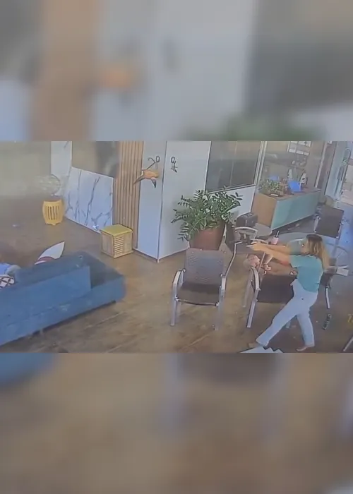Imagem ilustrativa da imagem Mãe e filho suspeitos de duplo assassinato em Mato Grosso se entregam à polícia
