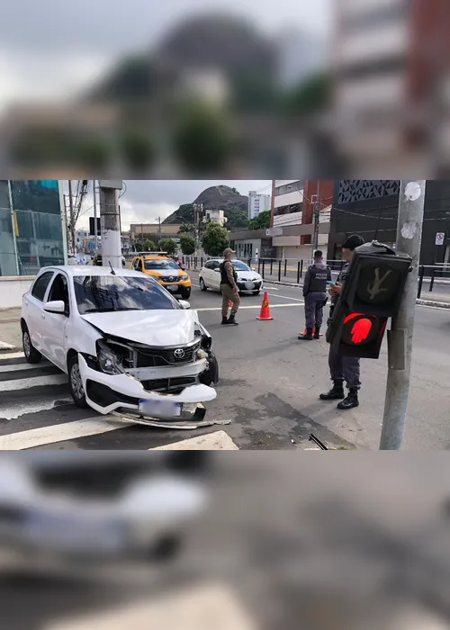 Imagem ilustrativa da imagem Padre sofre acidente de carro após passar mal em Vitória