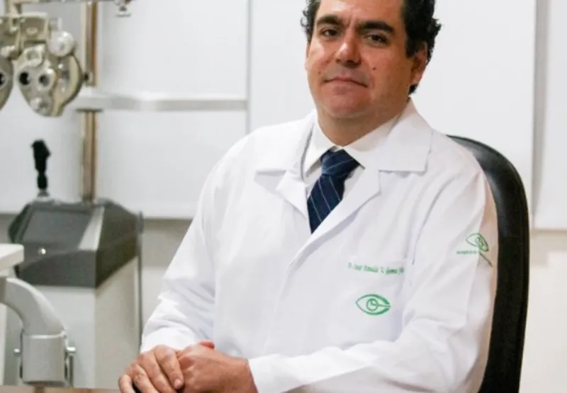 César Ronaldo Vieira Gomes Filho é coordenador do serviço de Cirurgia do Hospital de Olhos Vitória