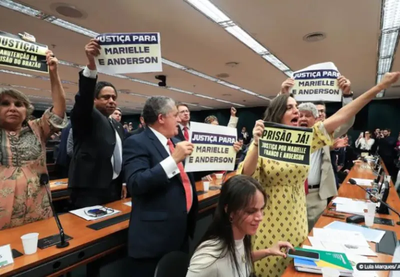 Em votação apertada, por 39 votos a 25, CCJ aprova manutenção da prisão de Chiquinho Brasão