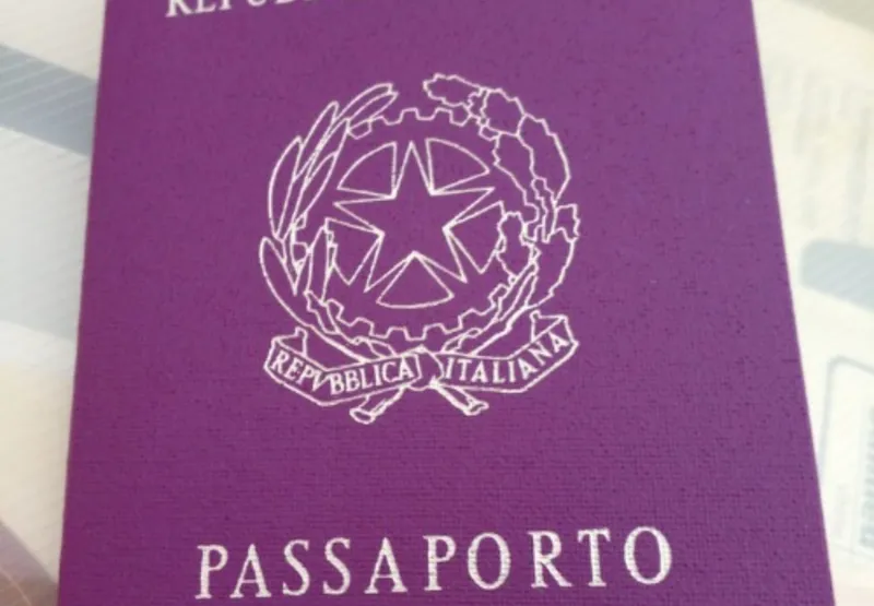 "Passaporto" emitido pela Itália