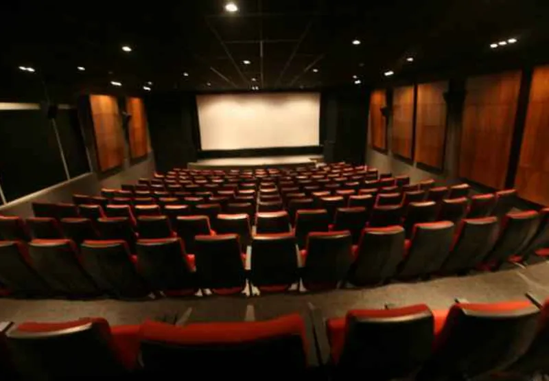 A nova programação “À Meia-Noite Te Levarei ao Cinema” acontecerá aos sábados, na Sala Derby