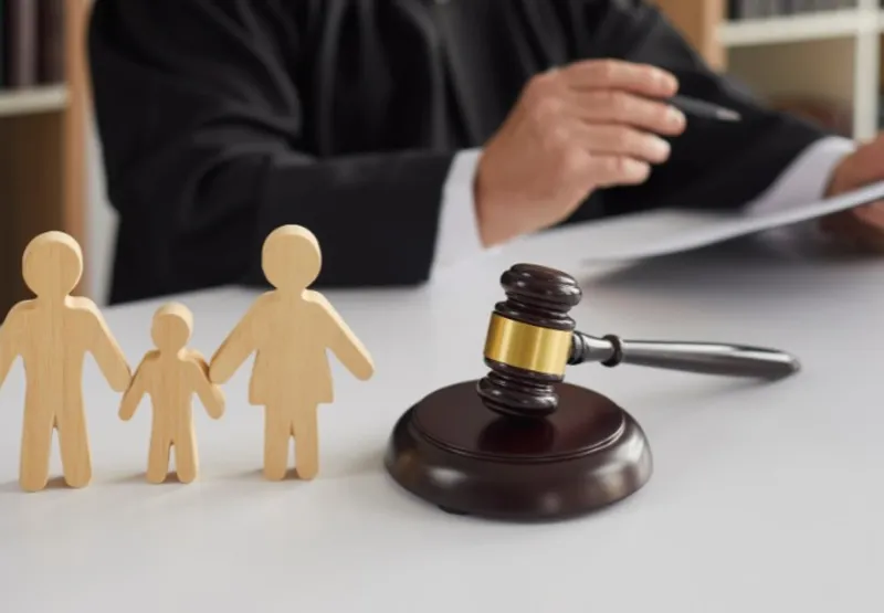Do total de 4.559 divórcios judiciais concedidos em 1ª instância em 2022 no Estado, 2.824 (61,9%) envolviam famílias com filhos menores de idade.