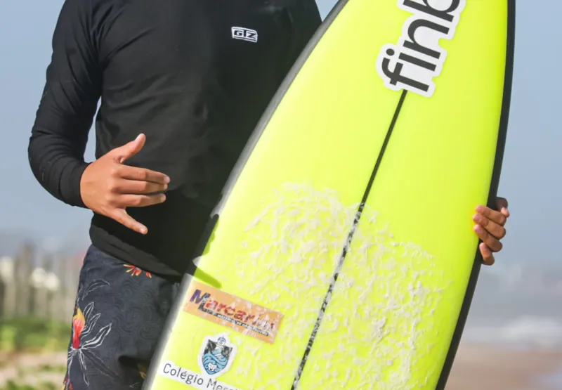 O surfista mirim Eric Grattz