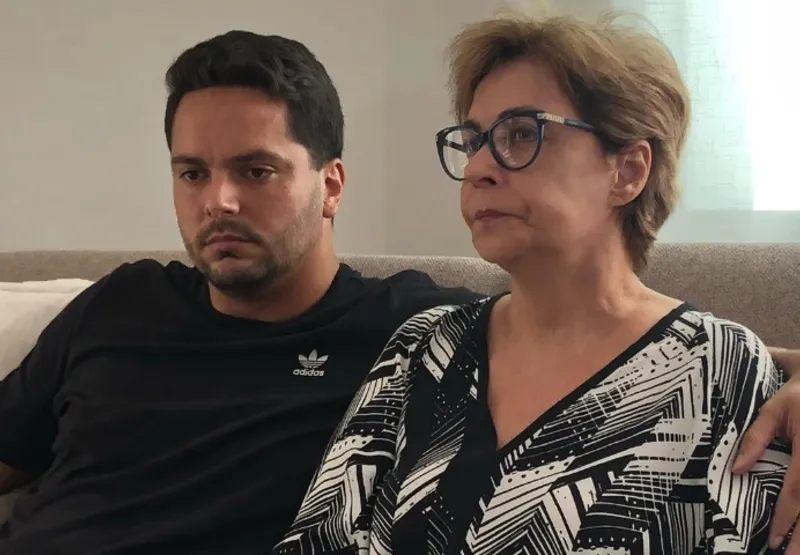 Marília Fernandes Pepino , viúva do empresário morto, fala do crime ao lado do sobrinho, Camilo.