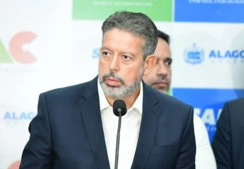 Arthur Lira (PP-AL), presidente da Câmara, sinalizou a líderes partidários que só deve liberar os deputados a não virem a Brasília na primeira semana de abril caso sejam votados dois projetos que considera prioritários