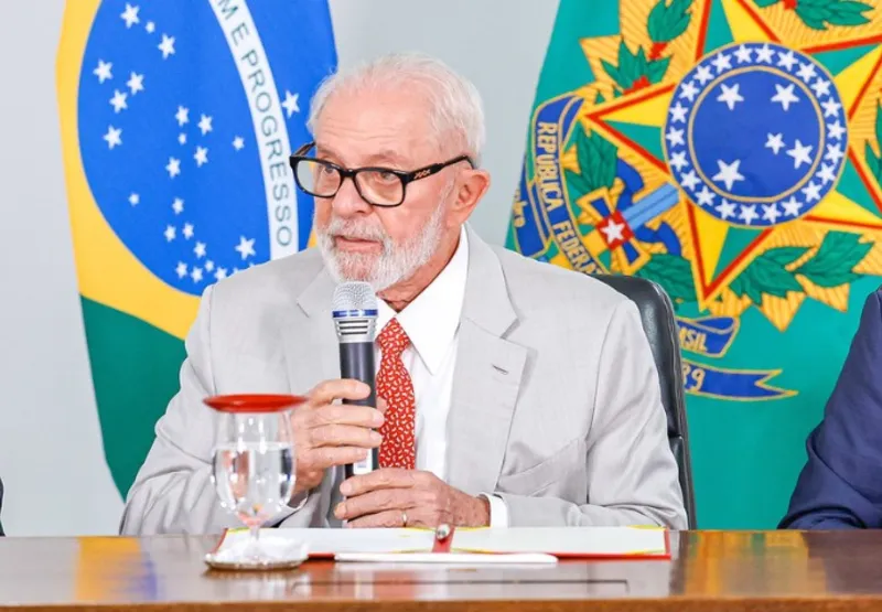 Lula afirmou que o uso da gravata, que é ilustrada com um desenho de cachorro, era uma forma de protesto ao que ocorreu com o golden retriever