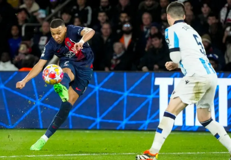 Mbappé, que está de saída do Paris Saint-Germain, foi destaque no jogo de ida e será titular novamente nesta terça