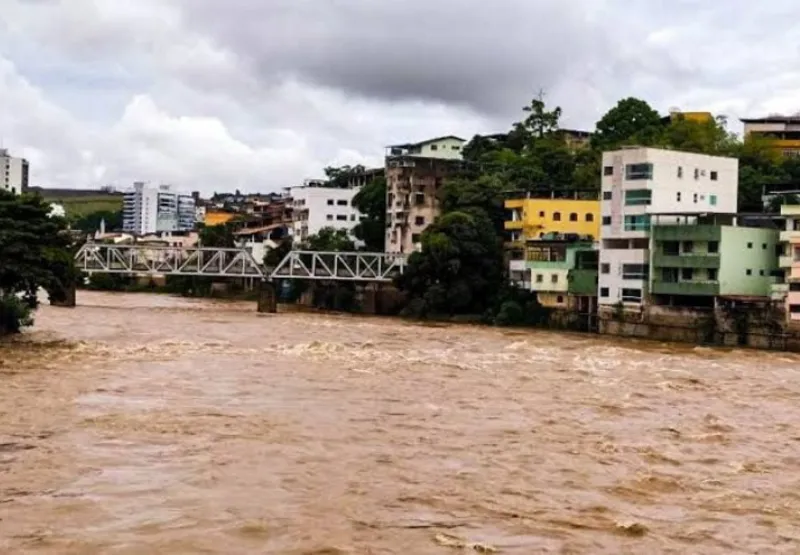 Nível do rio Itapemirim subiu mais de 2 metros