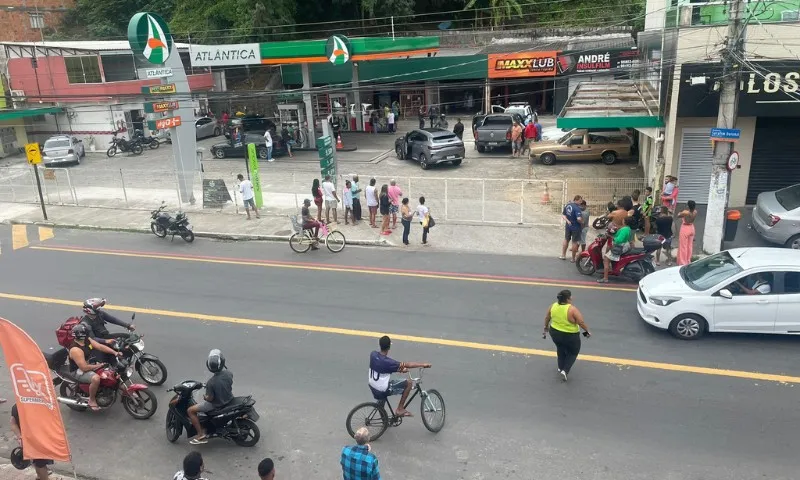 Imagem ilustrativa da imagem Ex-policial é baleado em posto de combustível em Vitória