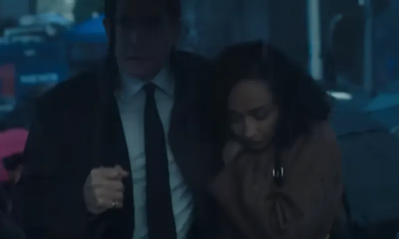 Imagem ilustrativa da imagem Jake Gyllenhaal é promotor musculoso acusado de assassinato em estreia na TV