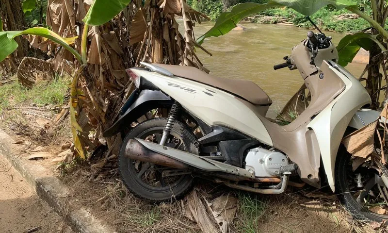 Imagem ilustrativa da imagem Motociclista fica ferido após bater em caminhão na Região Serrana do ES