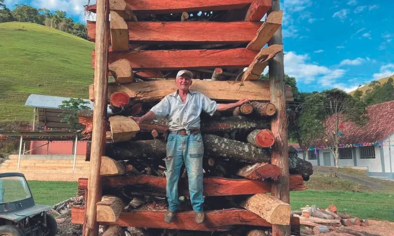 Imagem ilustrativa da imagem Recorde com fogueira gigante em São João no Sul do ES