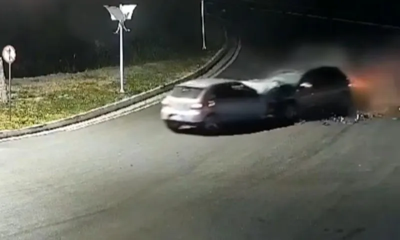 Imagem ilustrativa da imagem Acidente entre dois carros deixa um morto na BR-101 em Linhares