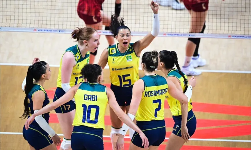 Imagem ilustrativa da imagem Brasil rola elenco contra Tailândia e novatas brilham na Liga das Nações de Vôlei