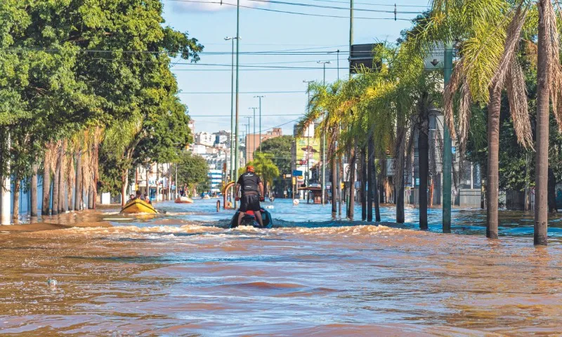 Imagem ilustrativa da imagem Capixabas à espera de ajuda para escapar de enchentes no Rio Grande do Sul