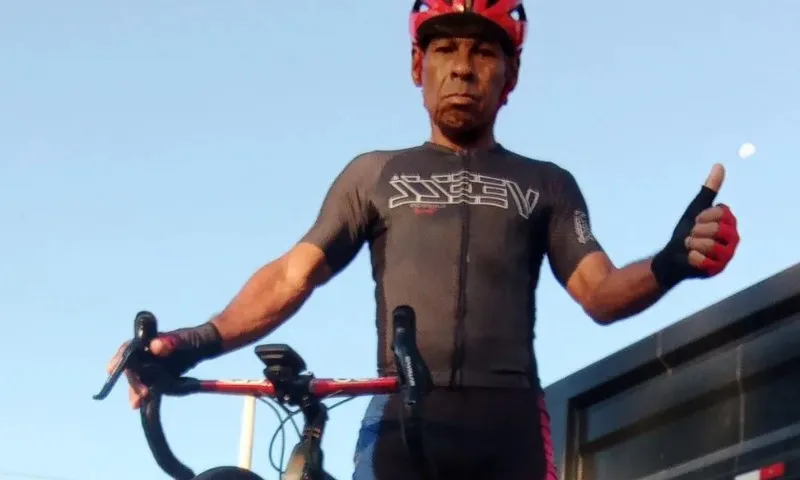 Imagem ilustrativa da imagem Ciclista é morto a tiros na Rodovia do Sol em Anchieta