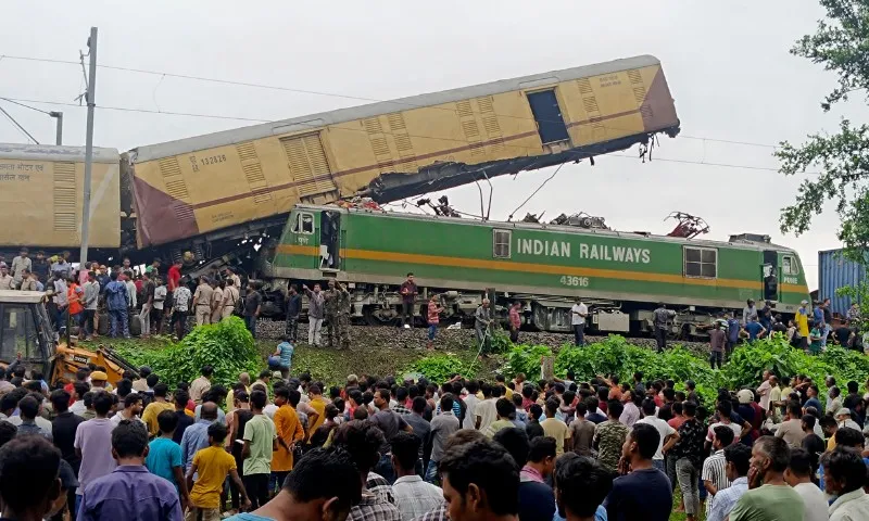 Imagem ilustrativa da imagem Colisão de trens no leste da Índia deixa ao menos 15 mortos