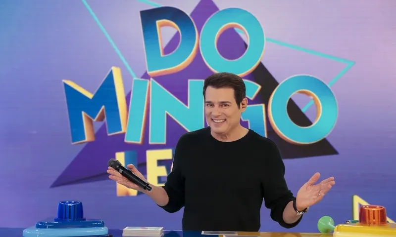 Imagem ilustrativa da imagem Portiolli apresenta 'Domingo Legal' com homenagem a Silvio Santos