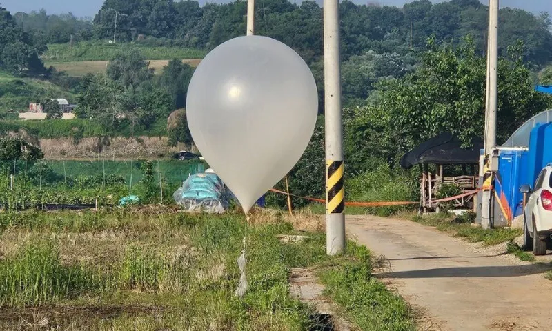 Imagem ilustrativa da imagem Coreia do Sul suspende acordo militar com Norte após envio de balões com lixo