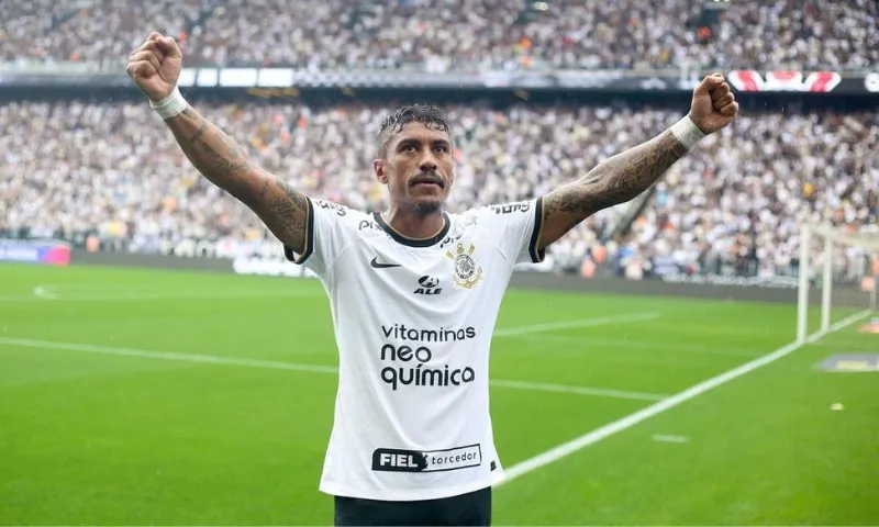 Imagem ilustrativa da imagem Corinthians anuncia saída de Paulinho, que se emociona: 'Clube que eu amo'