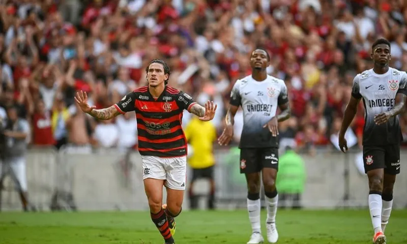 Imagem ilustrativa da imagem Corinthians erra muito, some em campo e perde para o Flamengo pelo Brasileirão