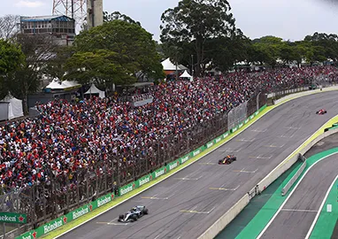 Imagem ilustrativa da imagem Criança de 9 anos sofre acidente durante treino de corrida de moto em Interlagos