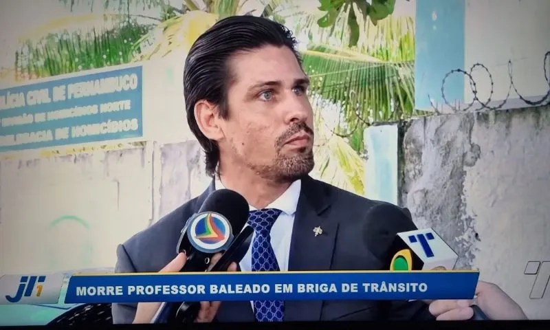 Imagem ilustrativa da imagem "Ele não se recorda muito", defende advogado do policial que atirou em professor
