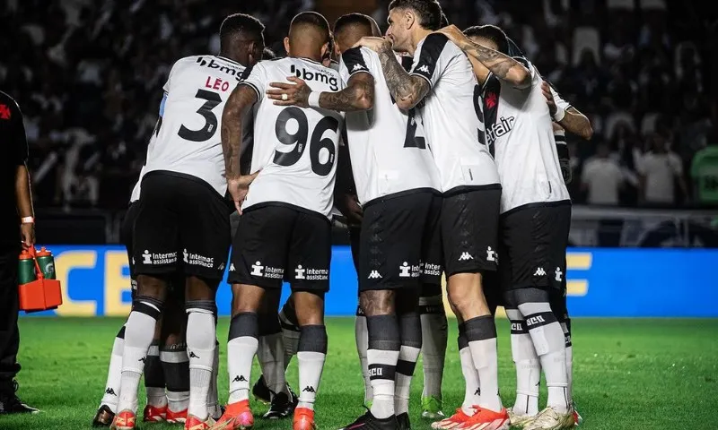 Imagem ilustrativa da imagem Em jogo de poucas emoções, Vasco e Cruzeiro ficam no empate sem gols pela Série A