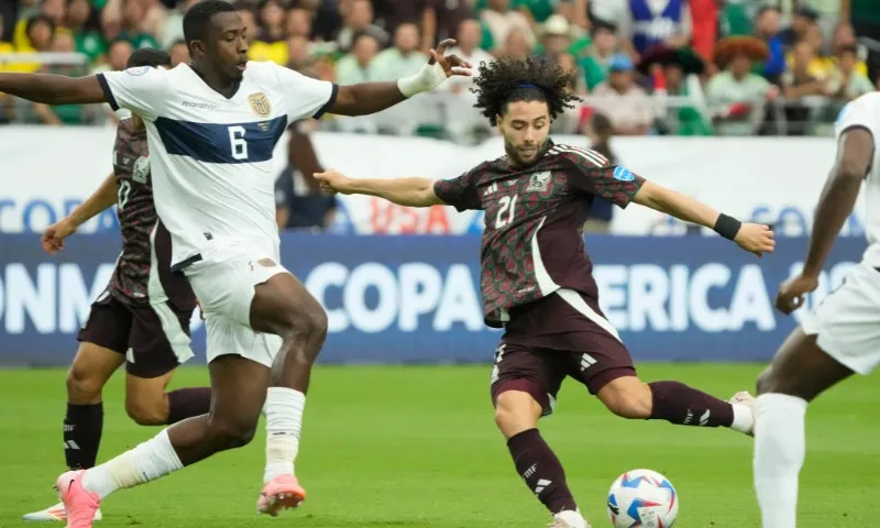 Imagem ilustrativa da imagem Equador segura empate e enfrenta Argentina nas quartas da Copa América