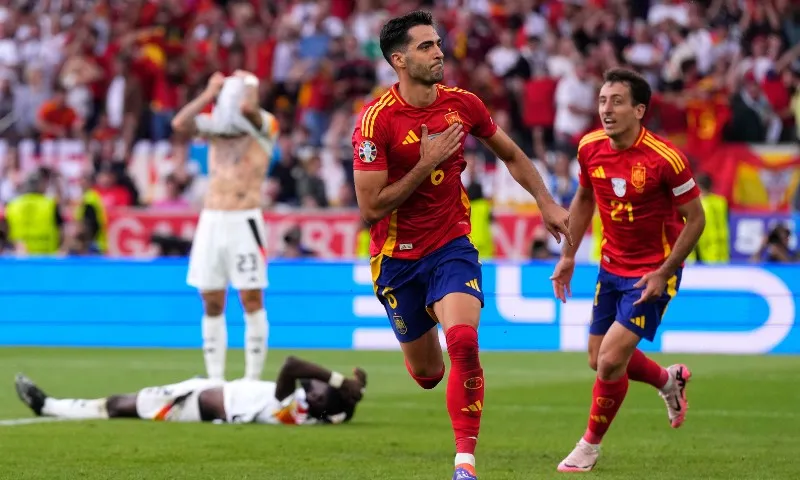 Imagem ilustrativa da imagem Espanha derruba anfitriã Alemanha na prorrogação e vai à semifinal da Eurocopa