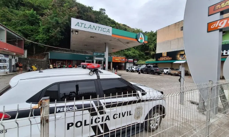 Imagem ilustrativa da imagem Ex-policial é baleado em posto de combustível em Vitória