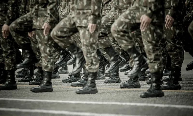 Imagem ilustrativa da imagem Exército diz que previdência diferenciada para militares corrige desigualdade