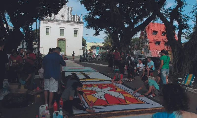 Imagem ilustrativa da imagem FOTOS E VÍDEOS | As belezas dos tapetes de Corpus Christi pelo ES