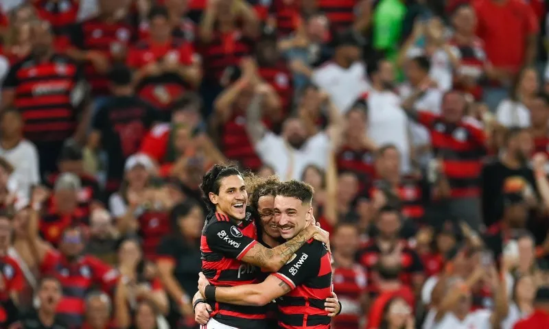 Imagem ilustrativa da imagem Flamengo vence Millonarios, fica em 2º no grupo e avança às oitavas da Libertadores
